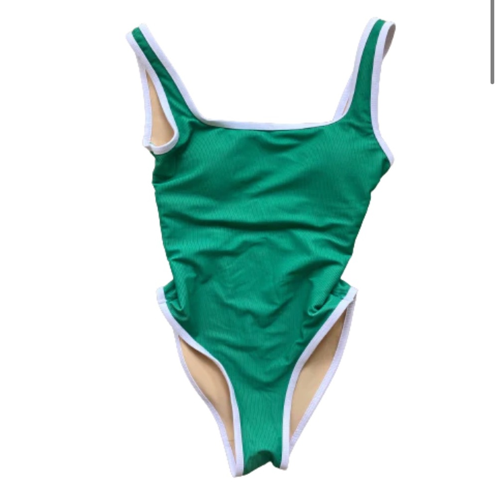LainSnow ocean isle one piece in emerald